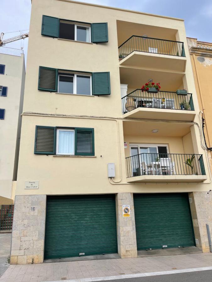 Aquamarine Sant Feliu En La Playa Con Patio Διαμέρισμα Sant Feliu de Guixols Εξωτερικό φωτογραφία